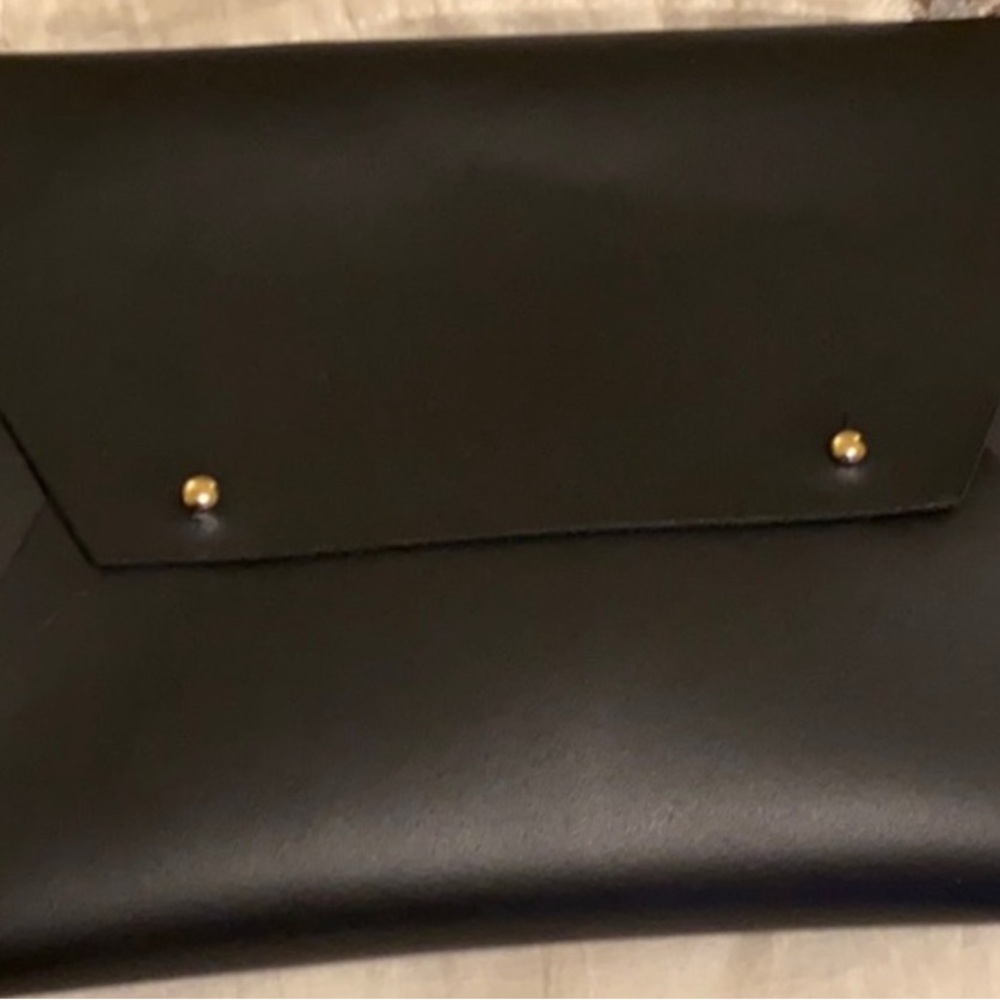 New Tribe Alive Women’s Leather Black Envelope Clutch Gold Tone Hardware - Picture 4 of 4